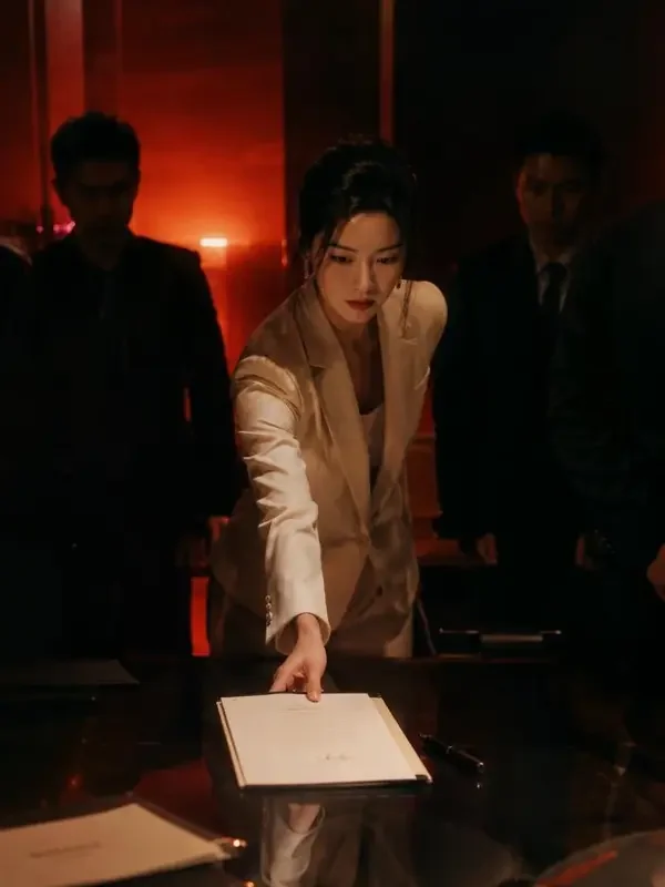 短剧《落魄千金归来》封面海报